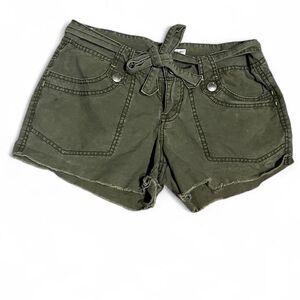 Rare vintage Union Bay green 100% cotton cargo shorts w tie waist & frayed hem.